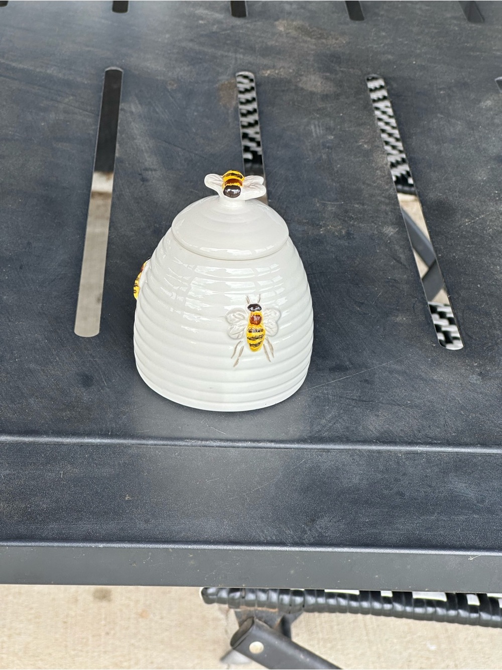 Bee Hive Ceramic Honey Jar with Lid